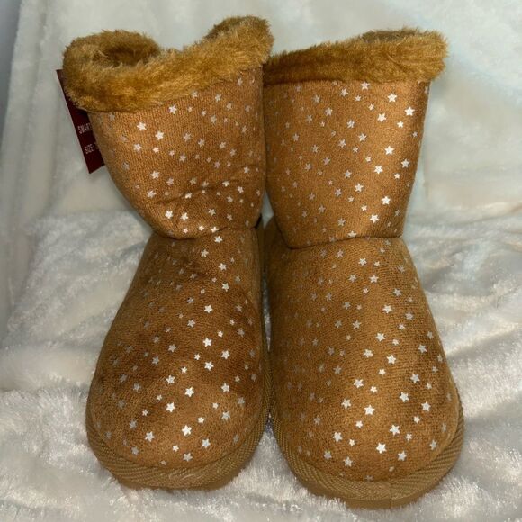 Other - Plush Faux Fur Brown Boots With Silver Stars size 3 NIB
